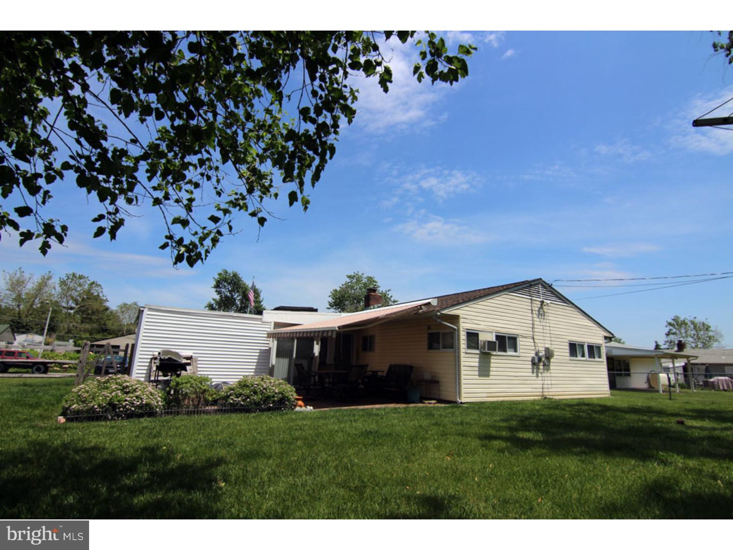 39 Beechtree Road Levittown, PA 19057 - Photo 14 of 15 Exterior Back