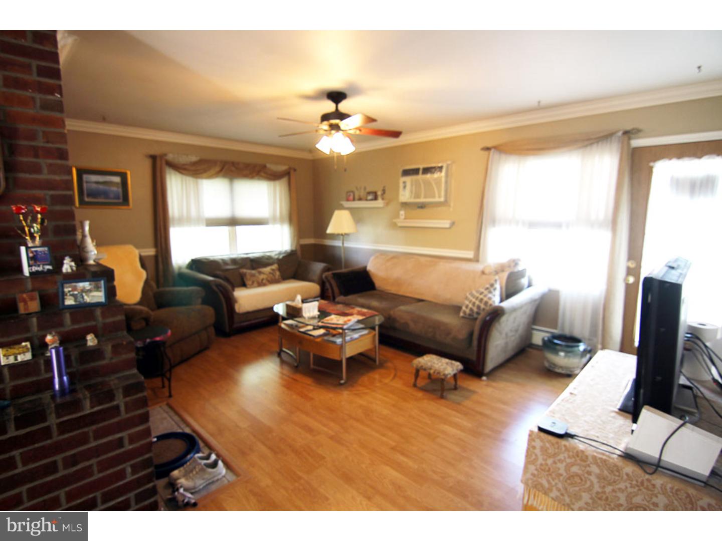 39 Beechtree Road Levittown, PA 19057 - Photo 3 of 15 Living Room