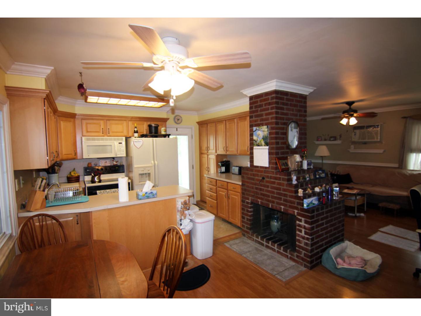 39 Beechtree Road Levittown, PA 19057 - Photo 5 of 15 Kitchen