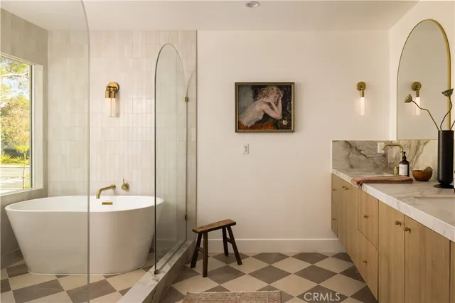 $2,299,000 | 872 Liard Place, Costa Mesa, CA 92626