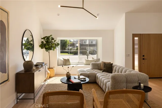 $2,299,000 | 872 Liard Place, Costa Mesa, CA 92626