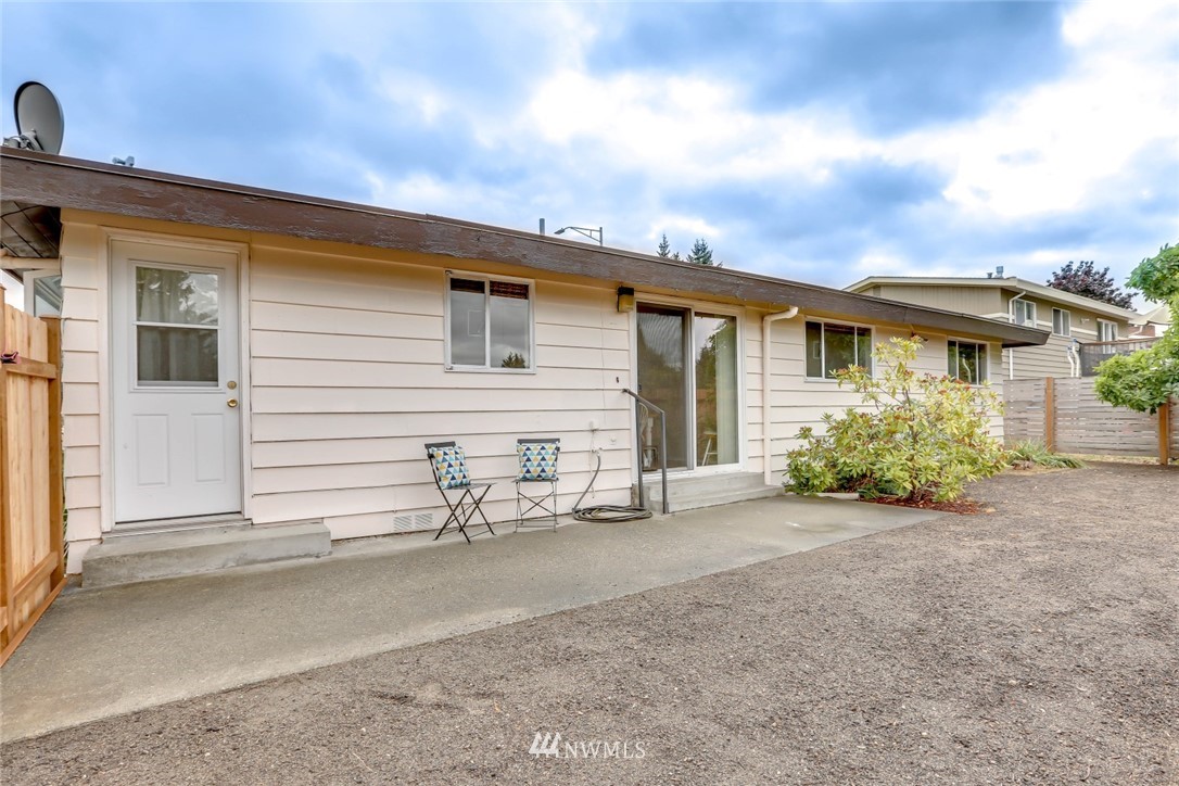 2133 Edmonds Avenue Northeast Renton, WA 98056 - Photo 17 of 20