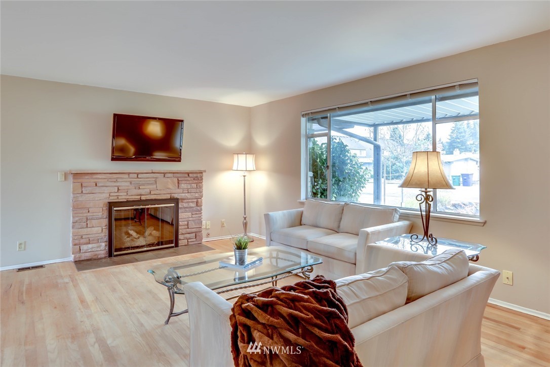 2133 Edmonds Avenue Northeast Renton, WA 98056 - Photo 6 of 20