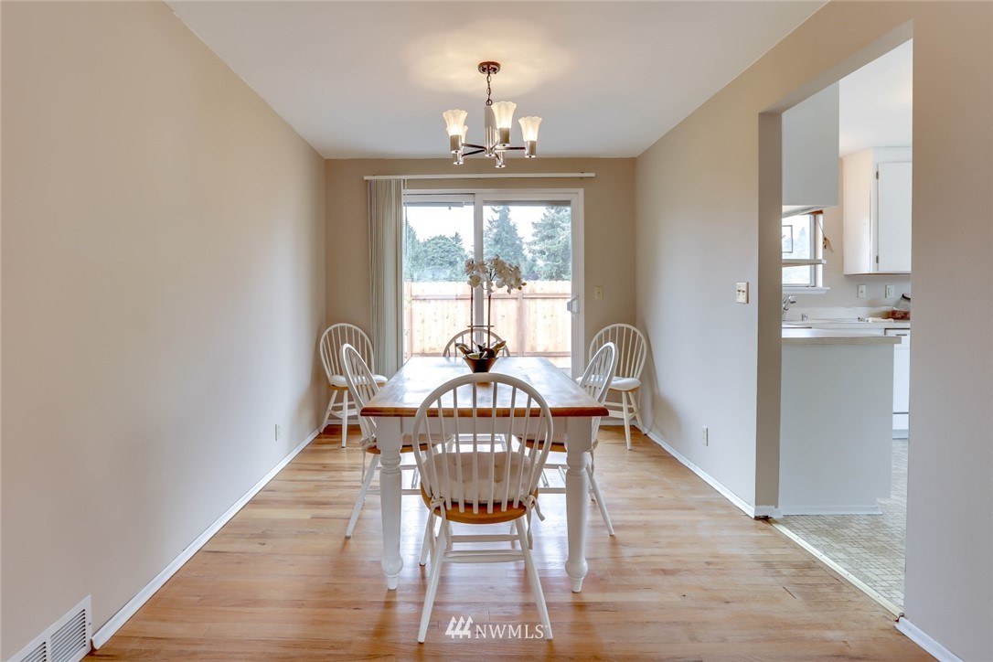 2133 Edmonds Avenue Northeast Renton, WA 98056 - Photo 8 of 20