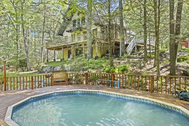 $799,000 | 40 Northwoods Road, Saugerties, NY 12477