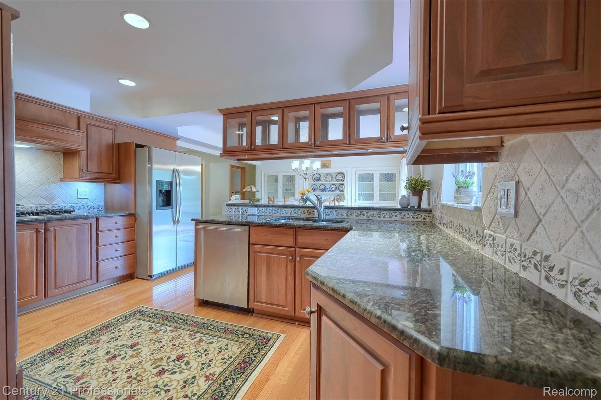 865 Briar Court Rochester, MI 48309 - Photo 8 of 39 8-Kitchen-2nd-View.jpg