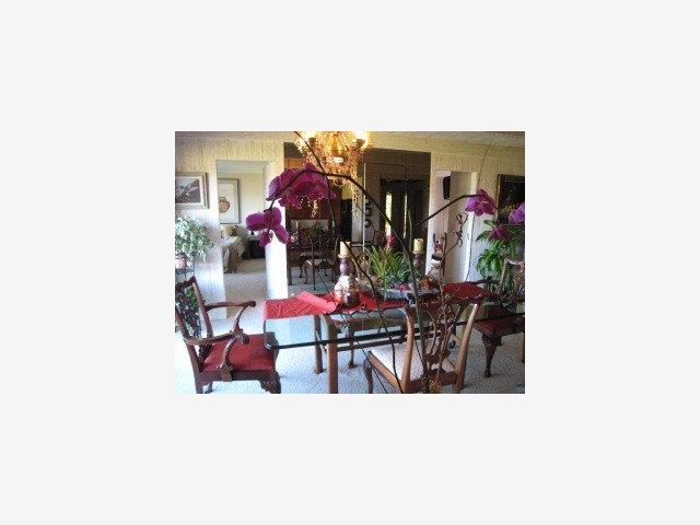 2955 Ribera Road Carmel, CA 93923 - Photo 3 of 9 a view of a dining room with retail shops