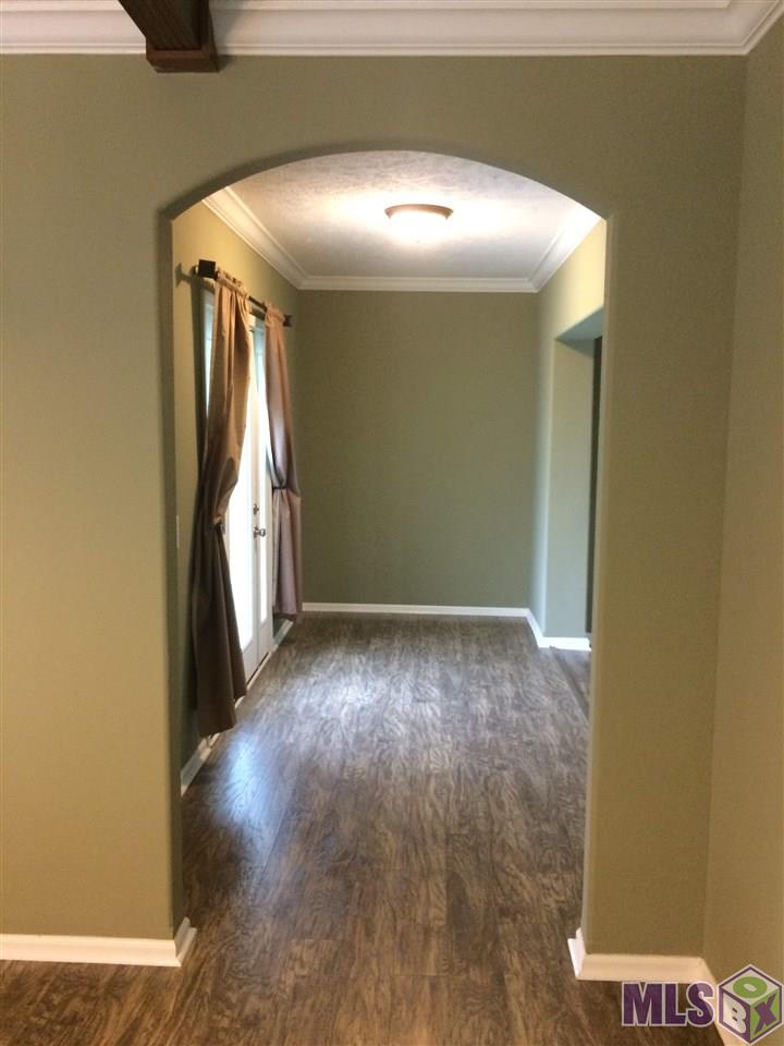 2227 Choctaw Road Thibodaux, LA 70301 - Photo 20 of 28 FOYER