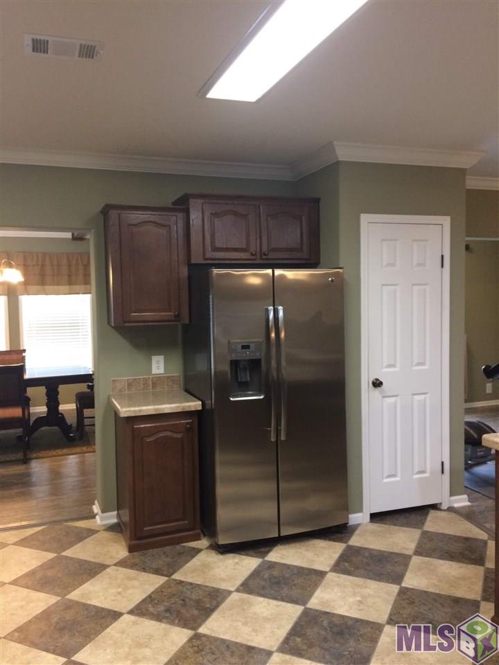 2227 Choctaw Road Thibodaux, LA 70301 - Photo 24 of 28 KITCHEN