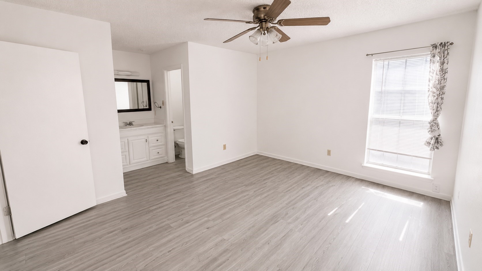 11685 Alief Clodine Road, Unit 10 Houston, TX 77072 - Photo 14 of 33