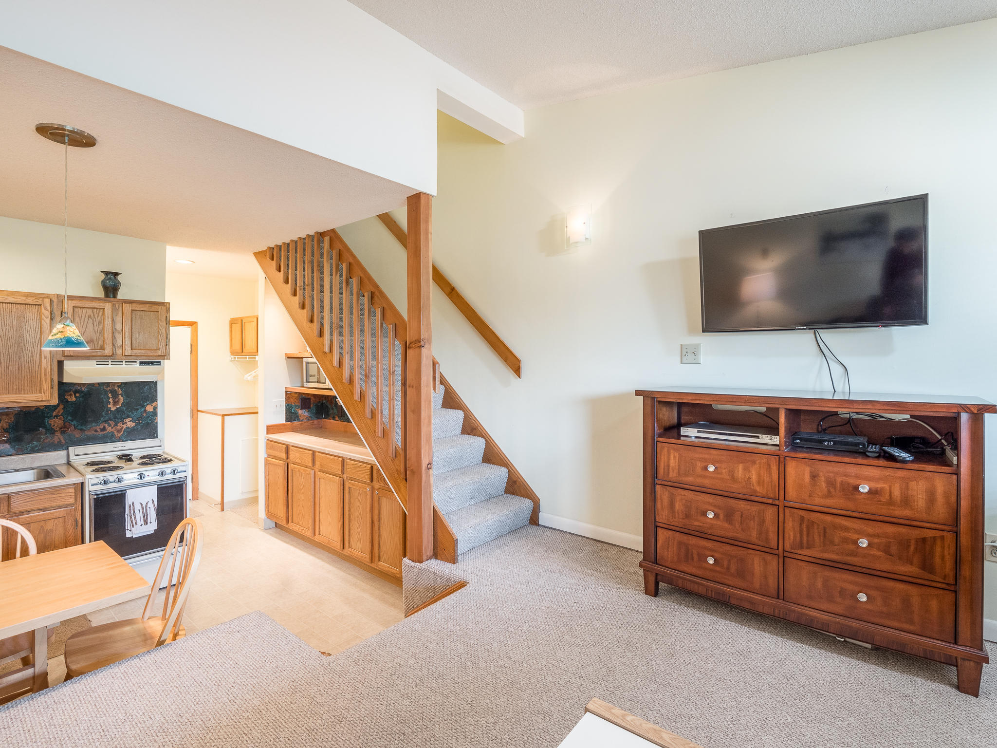 8 Fall Line Drive, Unit N211 Newry, ME 04261 - Photo 7 of 18 Living Area
