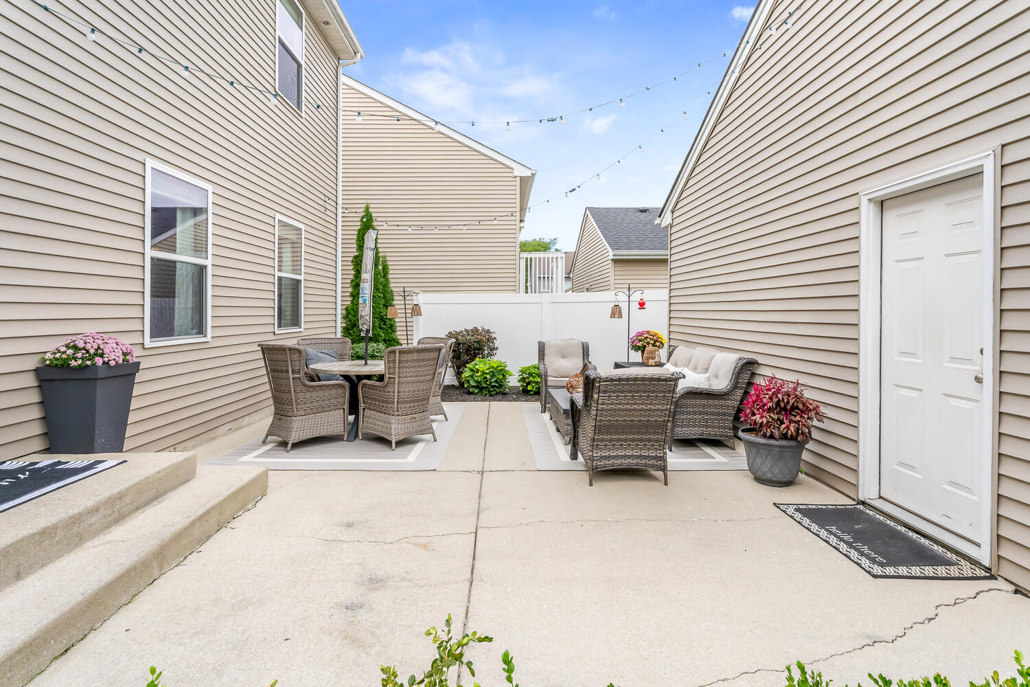 2725 West 127th Lane Crown Point, IN 46307 - Photo 50 of 51 a backyard of a house with outdoor seating