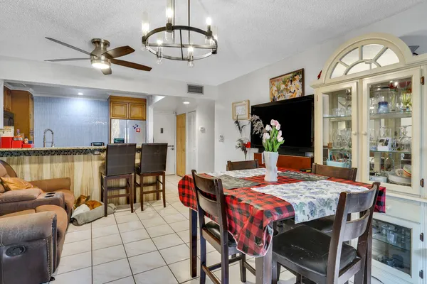 $170,000 | 4364 Northwest 9th Avenue, Unit 163D, Deerfield Beach, FL 33064