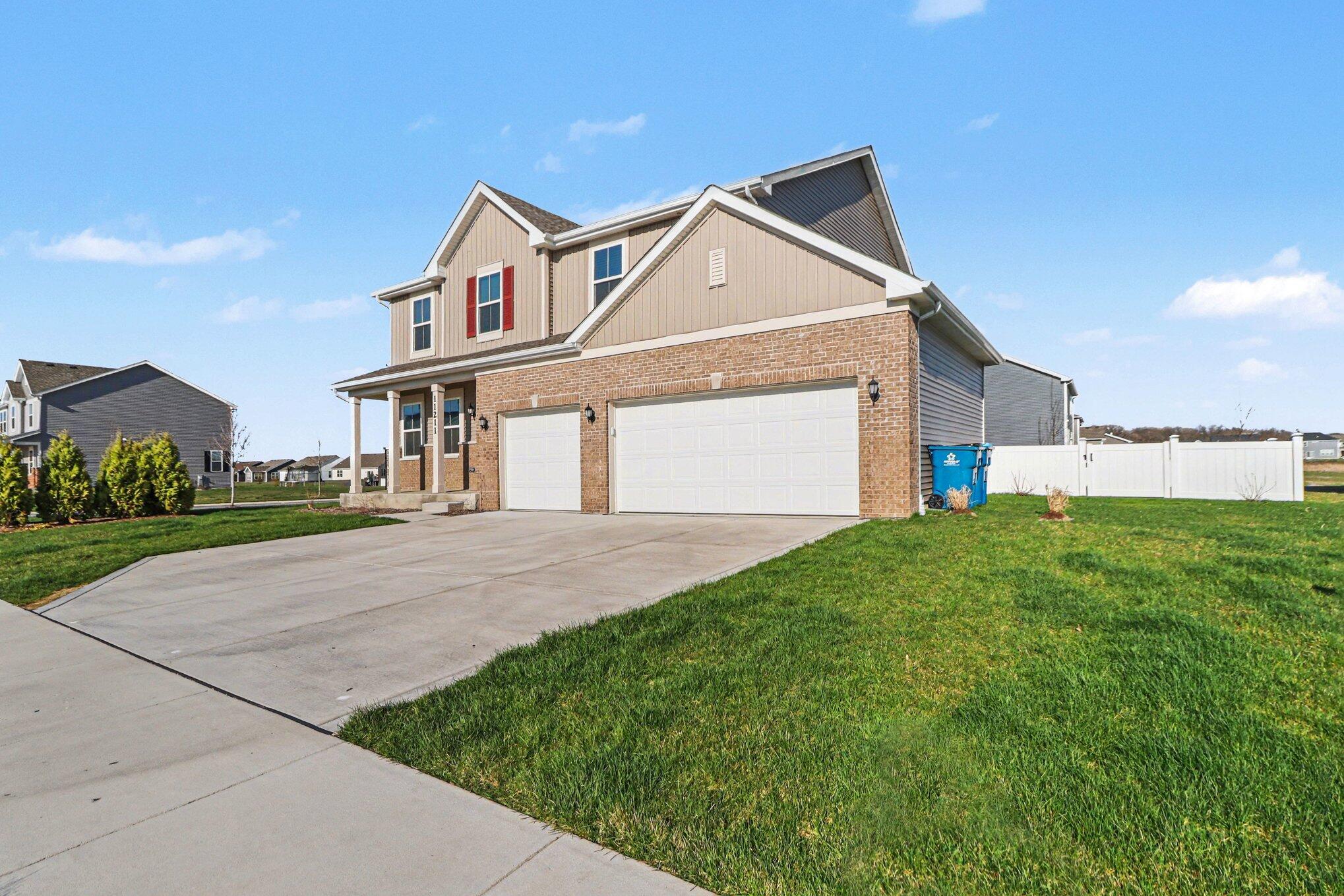 11211 Green Place Winfield, IN 46307 - Photo 3 of 31 2038x1359