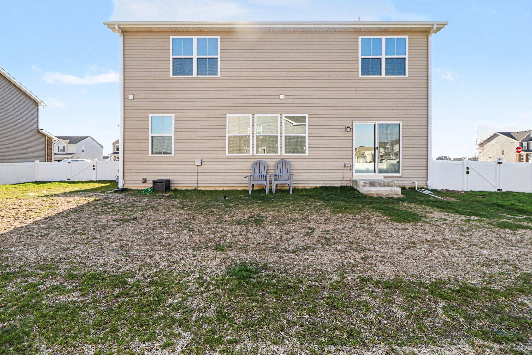 11211 Green Place Winfield, IN 46307 - Photo 5 of 31 2038x1359