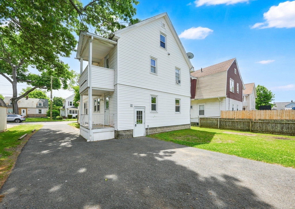 120-122 Larkspur Street Springfield, MA 01108 - Photo 2 of 31