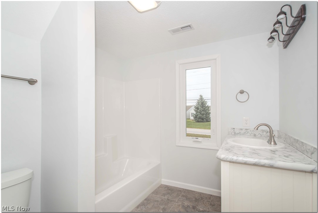 4310 Meister Road Lorain, OH 44053 - Photo 10 of 35 Gallery Image 10