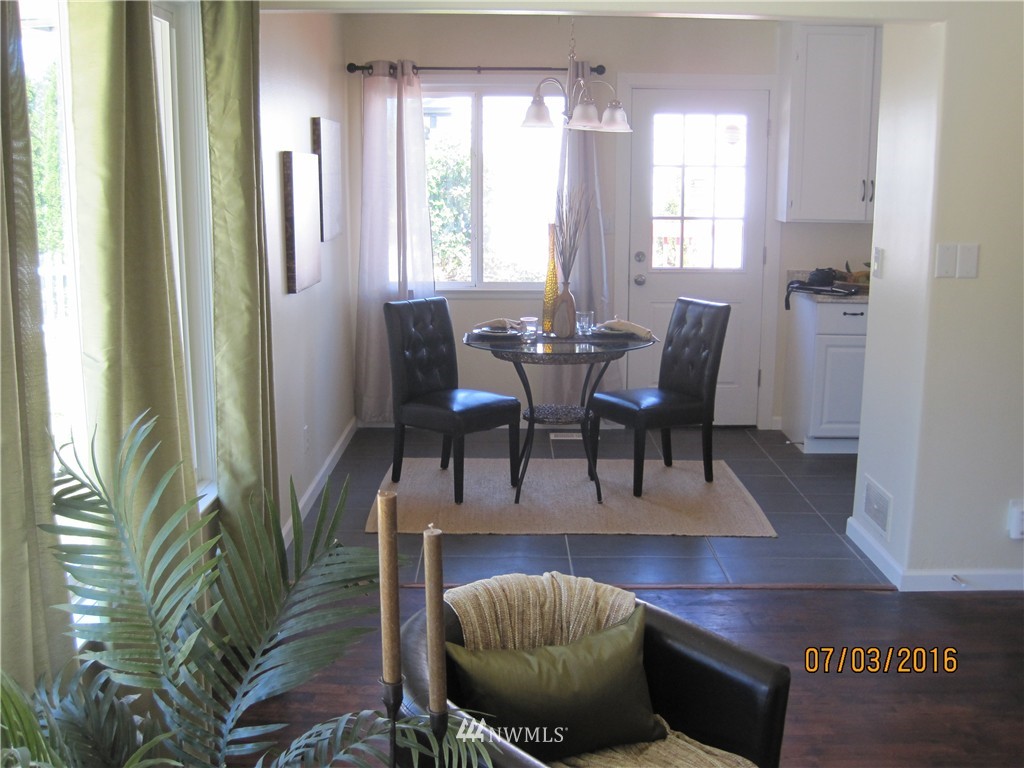 8217 Custer Road Southwest Lakewood, WA 98499 - Photo 4 of 20