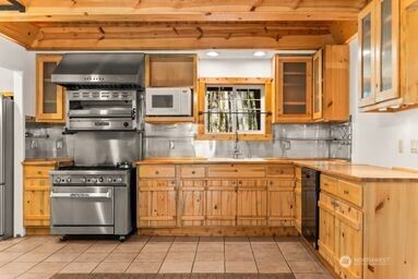 115 Lost River Road Mazama, WA 98833 - Photo 7 of 26