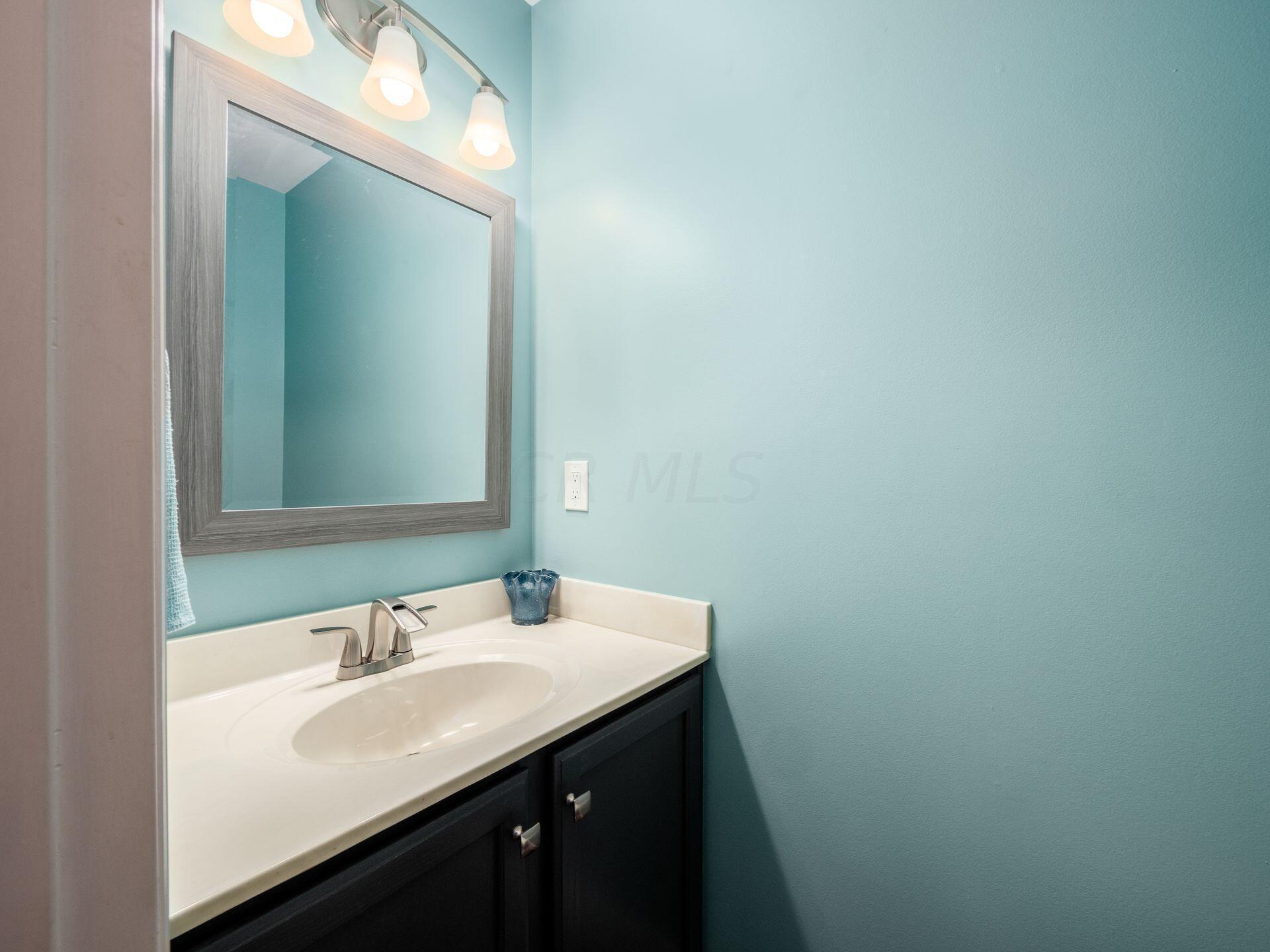 2476 Limestone Way Columbus, OH 43228 - Photo 22 of 52 1st Floor Half Bath