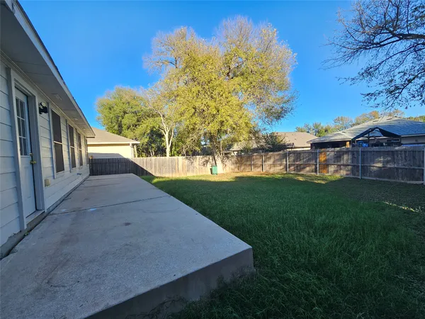 $1,895 | 5213 English Glade Drive, Austin, TX 78724