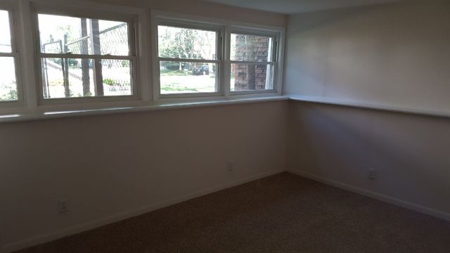 457 Galahad Road Bolingbrook, IL 60440 - Photo 11 of 14 an empty room with a window