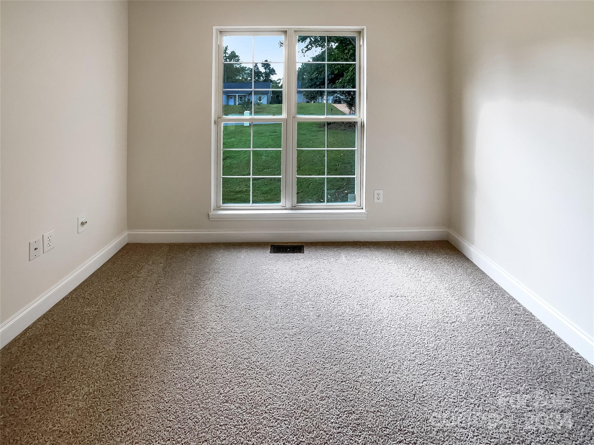 5306 Rockwood Road Charlotte, NC 28216 - Photo 5 of 19