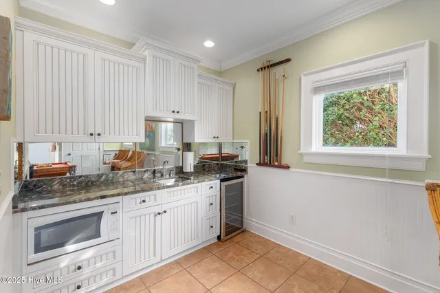 $2,225,000 | 1010 Ocean Drive, Emerald Isle, NC 28594