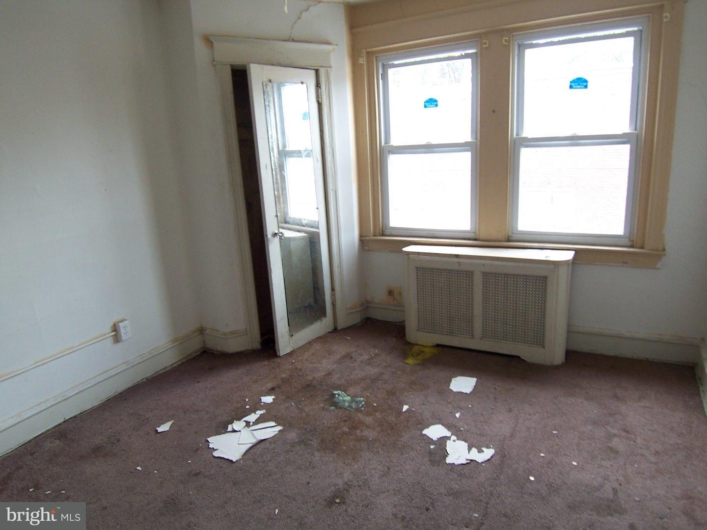 366 Margate Road Upper Darby, PA 19082 - Photo 5 of 9