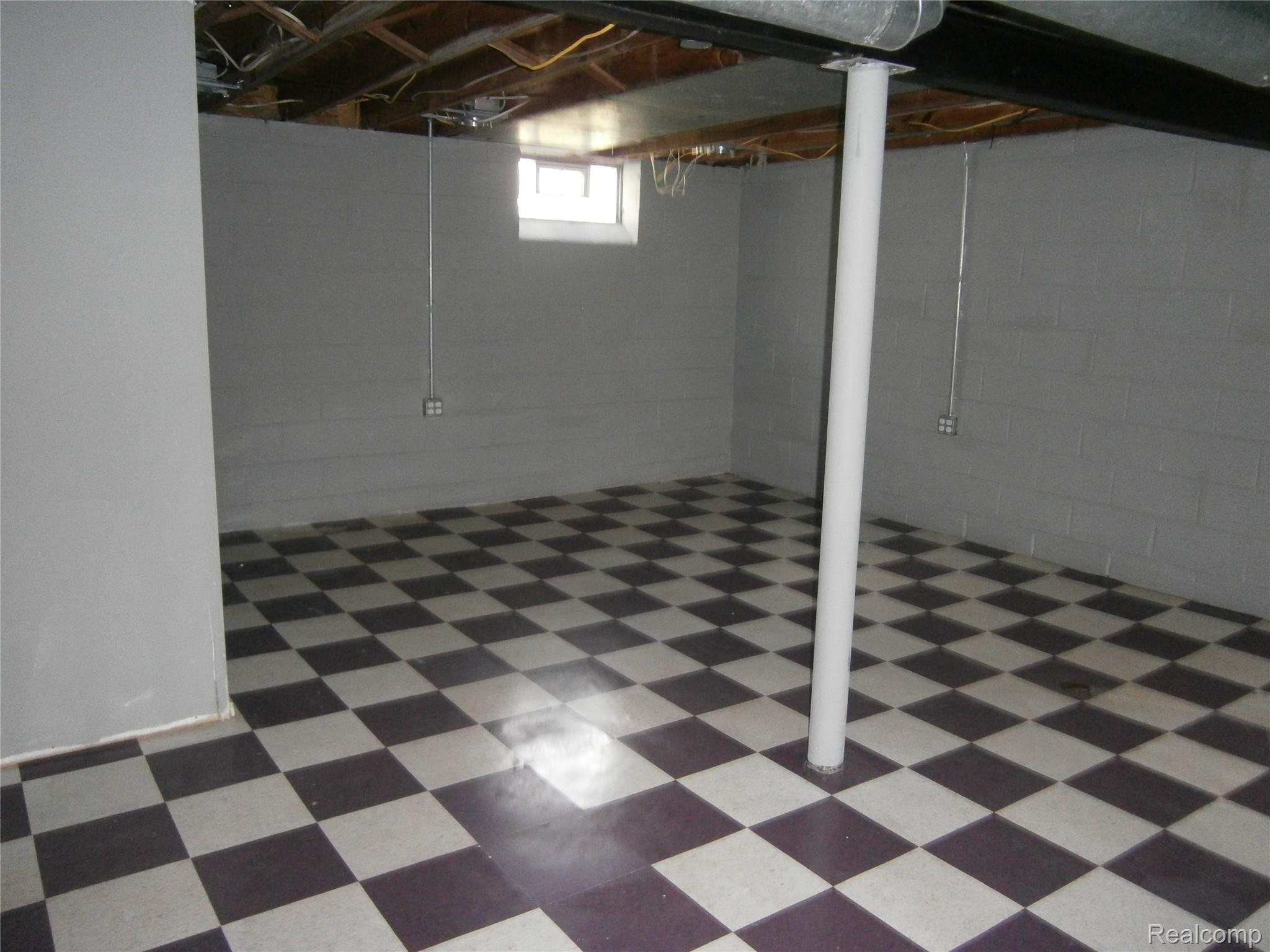 19335 Sunderland Road Detroit, MI 48219 - Photo 15 of 16 P6020385.JPG
