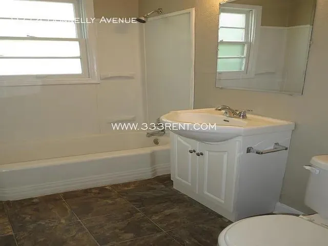 $550,000 | 9714 Donnelly Avenue, Kansas City, MO 64134