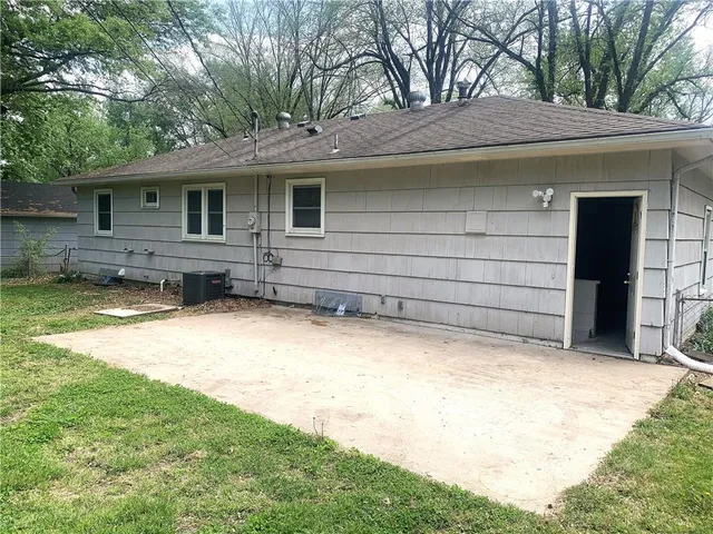 $550,000 | 9714 Donnelly Avenue, Kansas City, MO 64134