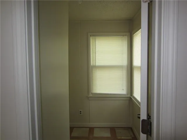 $550,000 | 9714 Donnelly Avenue, Kansas City, MO 64134