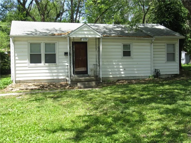 $550,000 | 9714 Donnelly Avenue, Kansas City, MO 64134