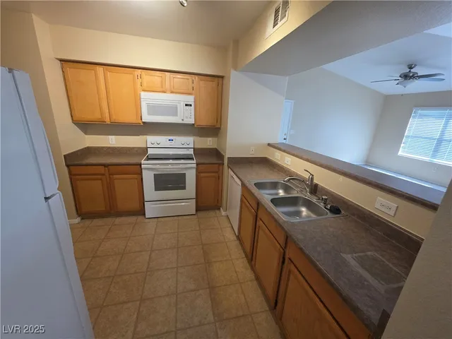 $1,400 | 45 Maleena Mesa Street, Unit 1324, Henderson, NV 89074