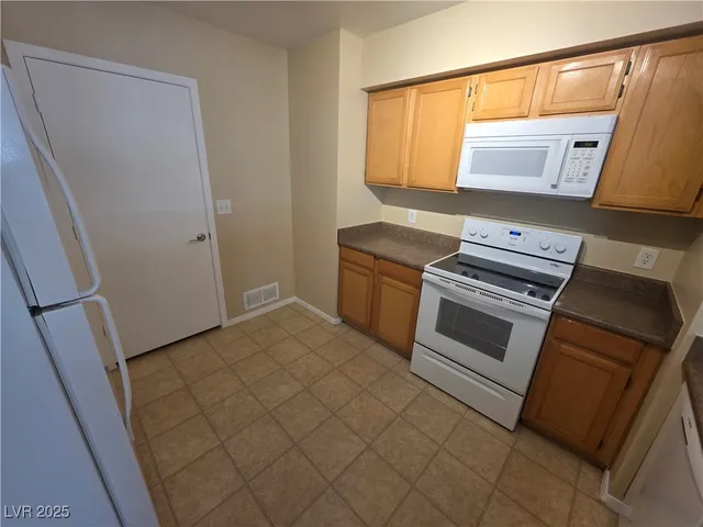 $1,400 | 45 Maleena Mesa Street, Unit 1324, Henderson, NV 89074