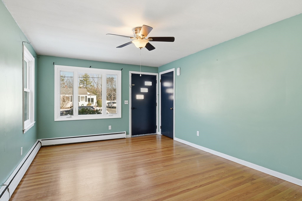 55 Gardens Drive Springfield, MA 01119 - Photo 4 of 40