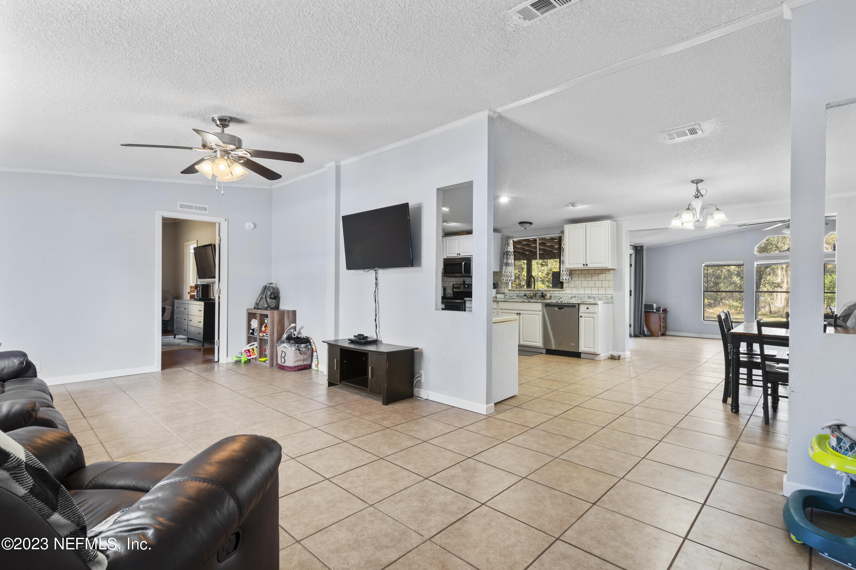 6719 Shands Road Keystone Heights, FL 32656 - Photo 21 of 32 Family Room