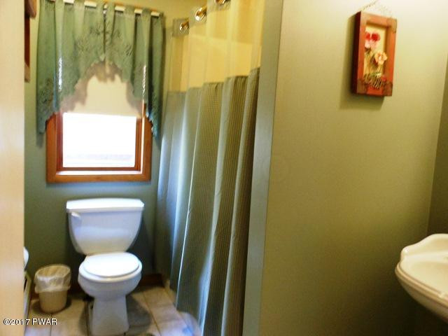 123 Rodeo Drive Hawley, PA 18428 - Photo 18 of 31 main bath