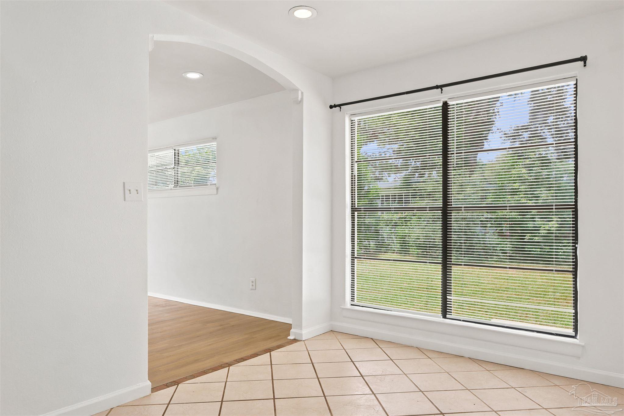 101 Vanderbilt Road Pensacola, FL 32506 - Photo 8 of 33 Dining room with picture window