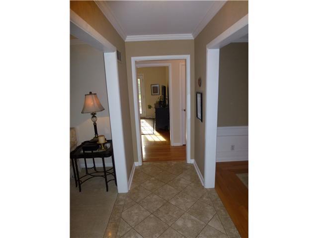 7118 Spring Mill Road Indianapolis, IN 46260 - Photo 14 of 22 Gallery Image 14