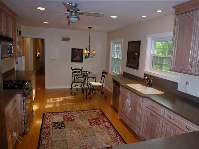 7118 Spring Mill Road Indianapolis, IN 46260 - Photo 3 of 22 Gallery Image 3