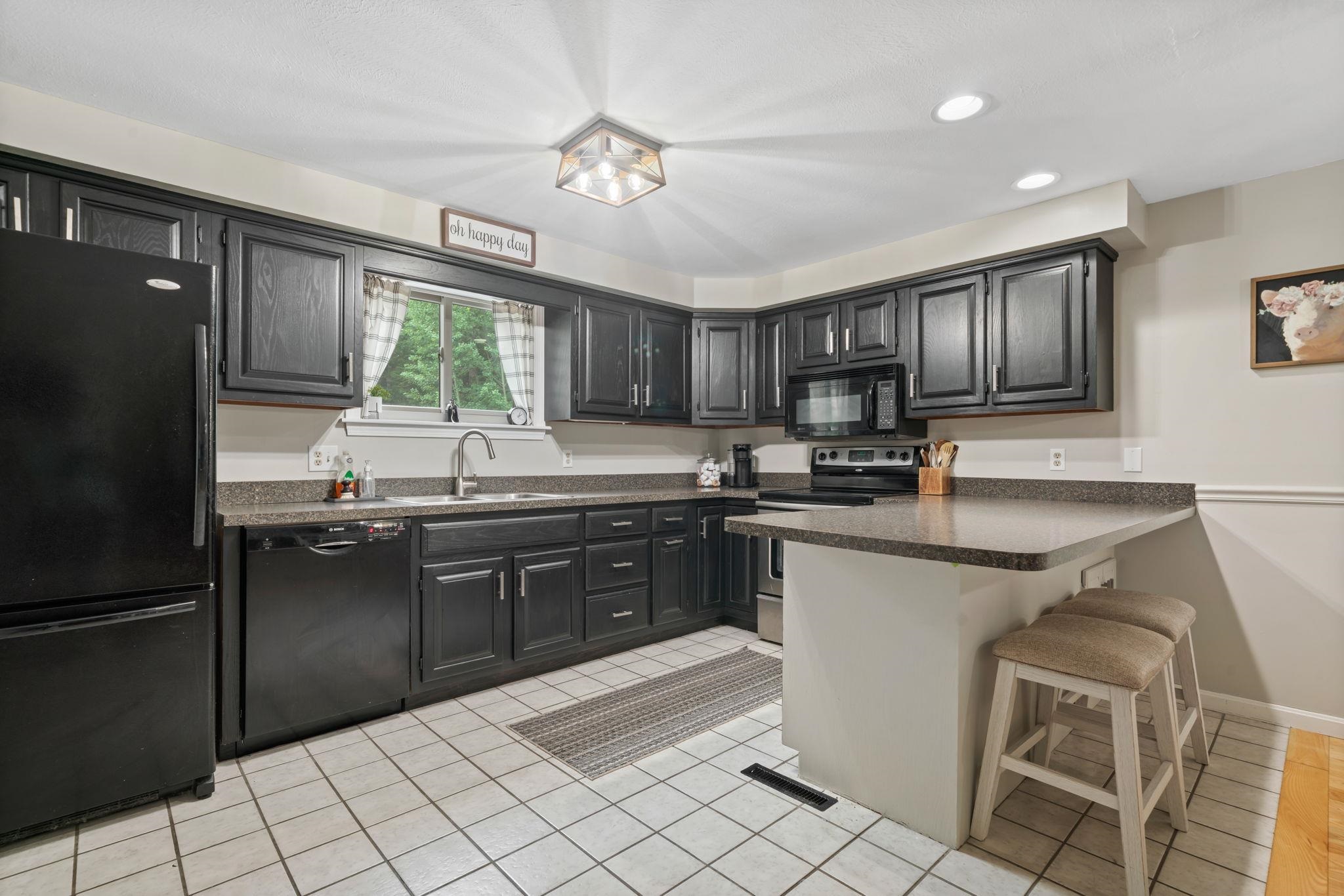153 Coffin Road, Unit 13 Epping, NH 03042 - Photo 4 of 14