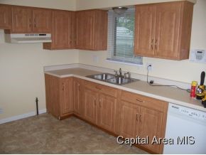 2433 East Griffiths Avenue Springfield, IL 62702 - Photo 2 of 13