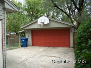 2433 East Griffiths Avenue Springfield, IL 62702 - Photo 7 of 13
