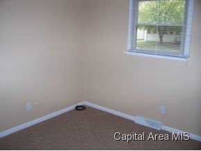 2433 East Griffiths Avenue Springfield, IL 62702 - Photo 8 of 13