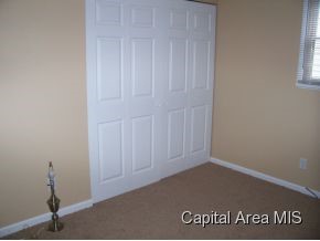 2433 East Griffiths Avenue Springfield, IL 62702 - Photo 9 of 13