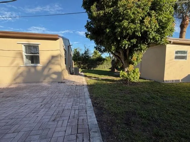 $3,100 | 1966 Northeast 177th Street, North Miami Beach, FL 33162