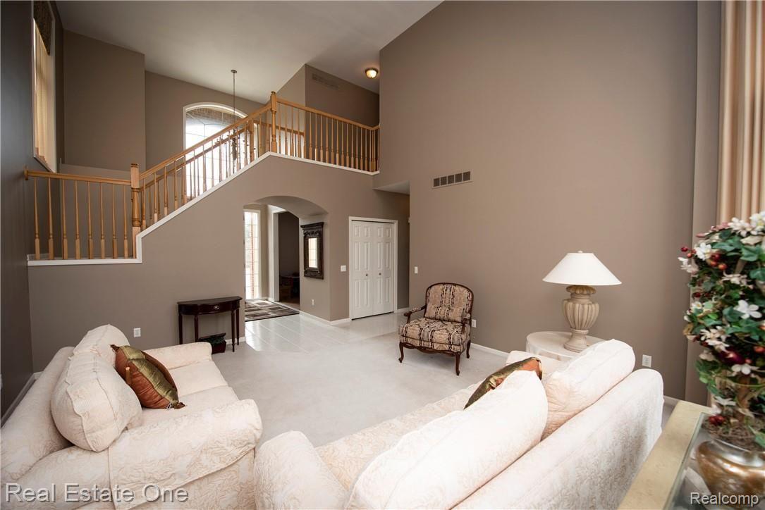 1305 Kentfield Drive Rochester, MI 48307 - Photo 12 of 38 CKR_1305Kirkfield_6665.jpg