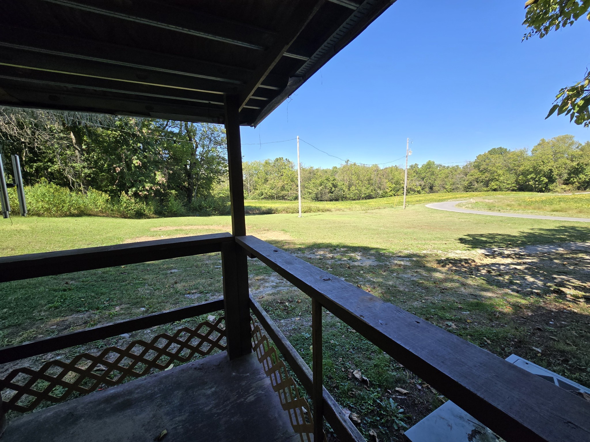 2606 Cave Springs Road Springfield, TN 37172 - Photo 19 of 27 a view of ocean from a balcony